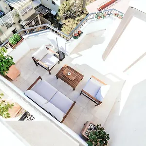 https://polo-apartaments-7a.1costadelsol.com